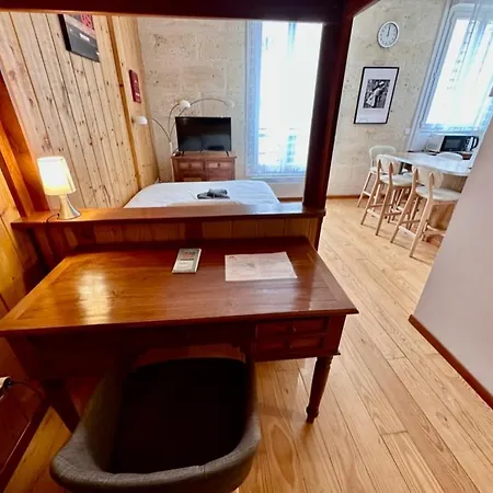 Apartment Le Woody, Centre-ville, Parking Gratuit Bordeaux
